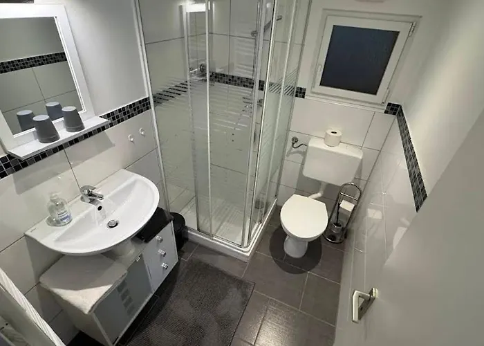 Straub Apartment *