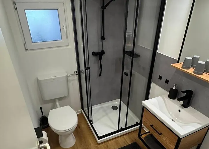Straub Apartment *